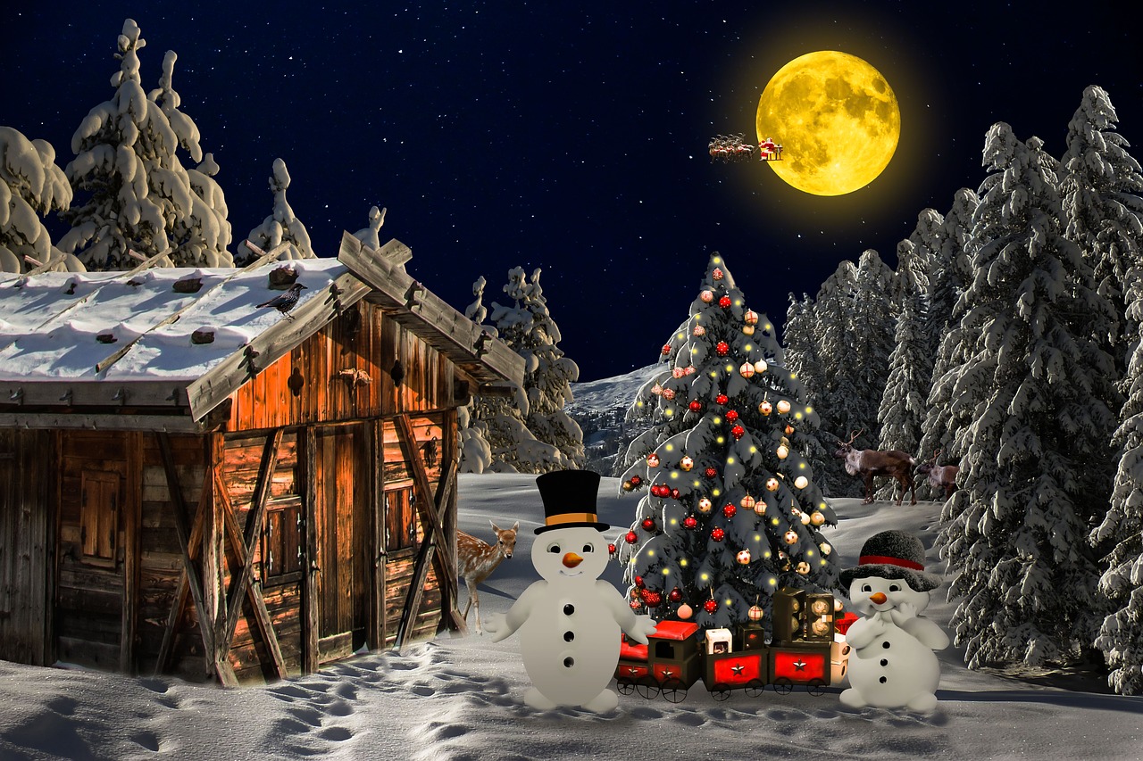 Vinterandskab med træhytte snemænd, juletræ, fuldmåne og juemanden der flyver med sine rensdyr