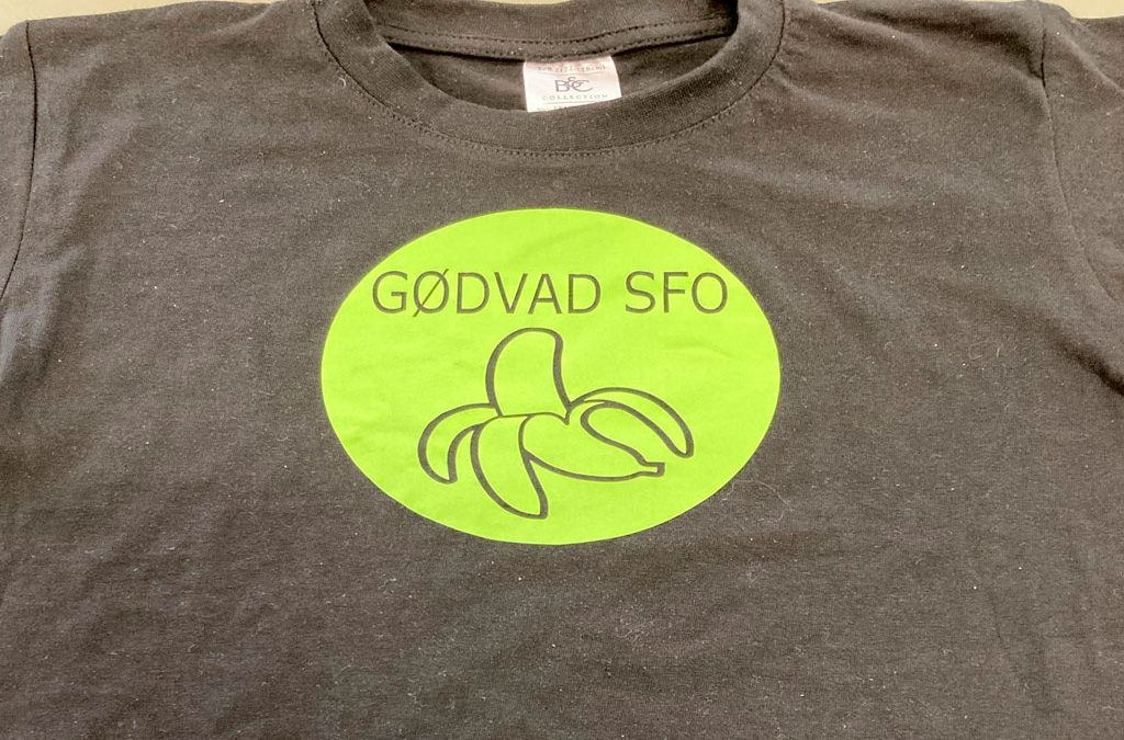 T-shirt med grønt logo af banan