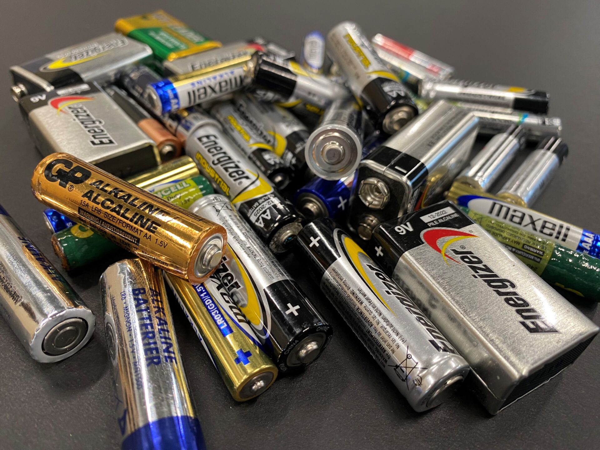 En bunke af batterier